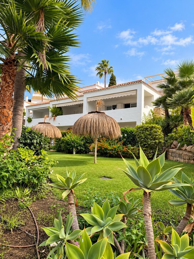3 Bed Semi-Detached House in Bahía de Marbella