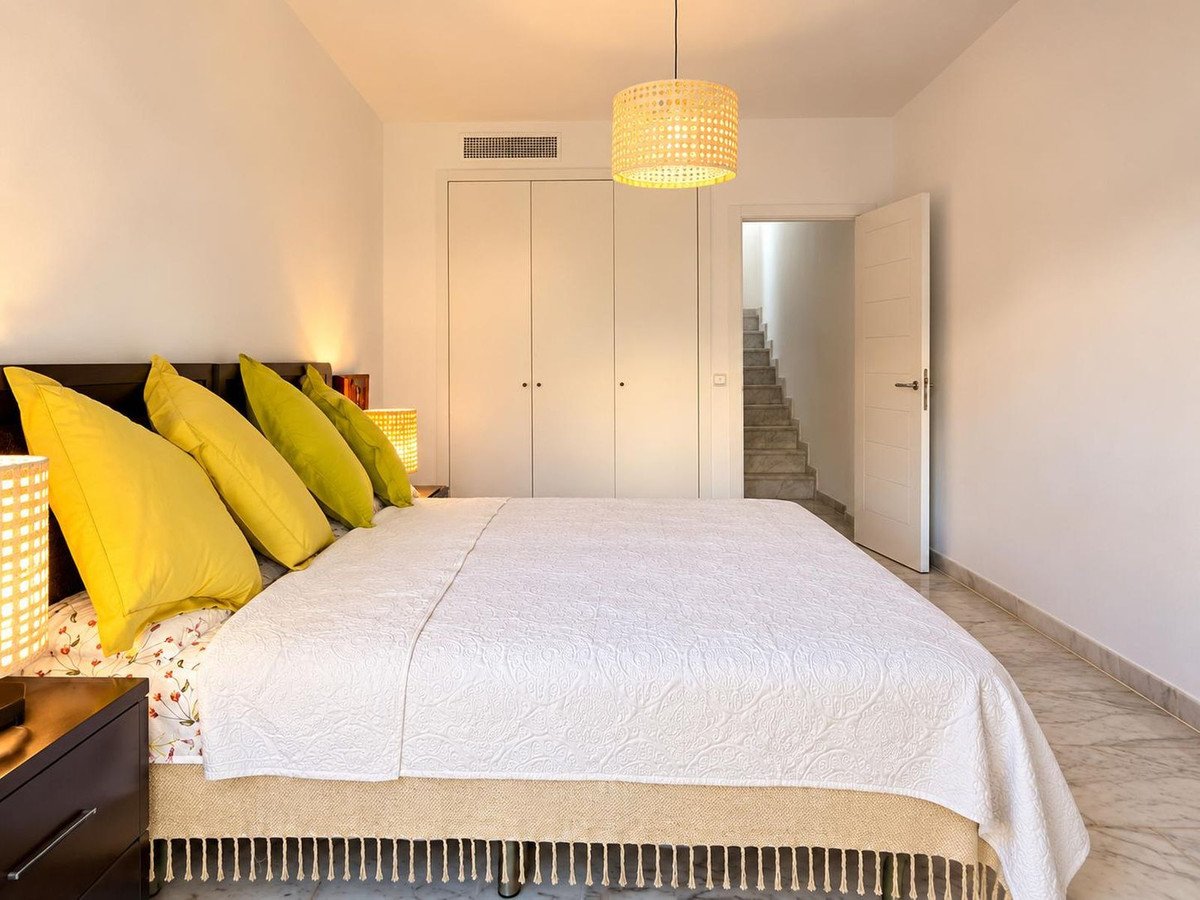3 Bed Semi-Detached House in Bahía de Marbella