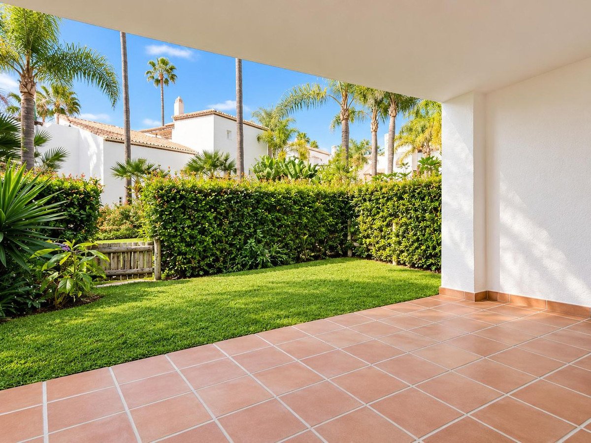 3 Bed Semi-Detached House in Bahía de Marbella