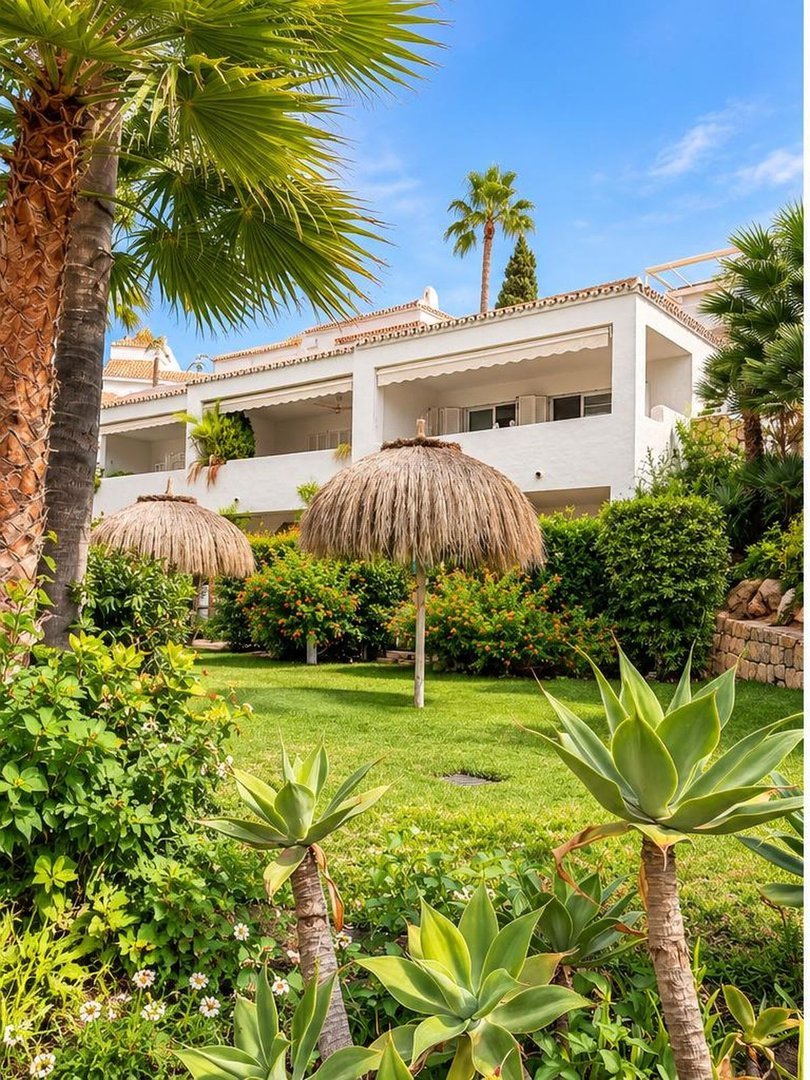 3 Bed Semi-Detached House in Bahía de Marbella