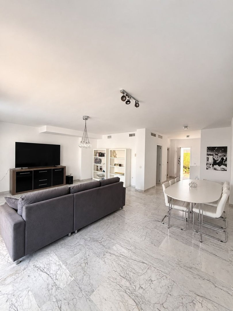 3 Bed Semi-Detached House in Bahía de Marbella