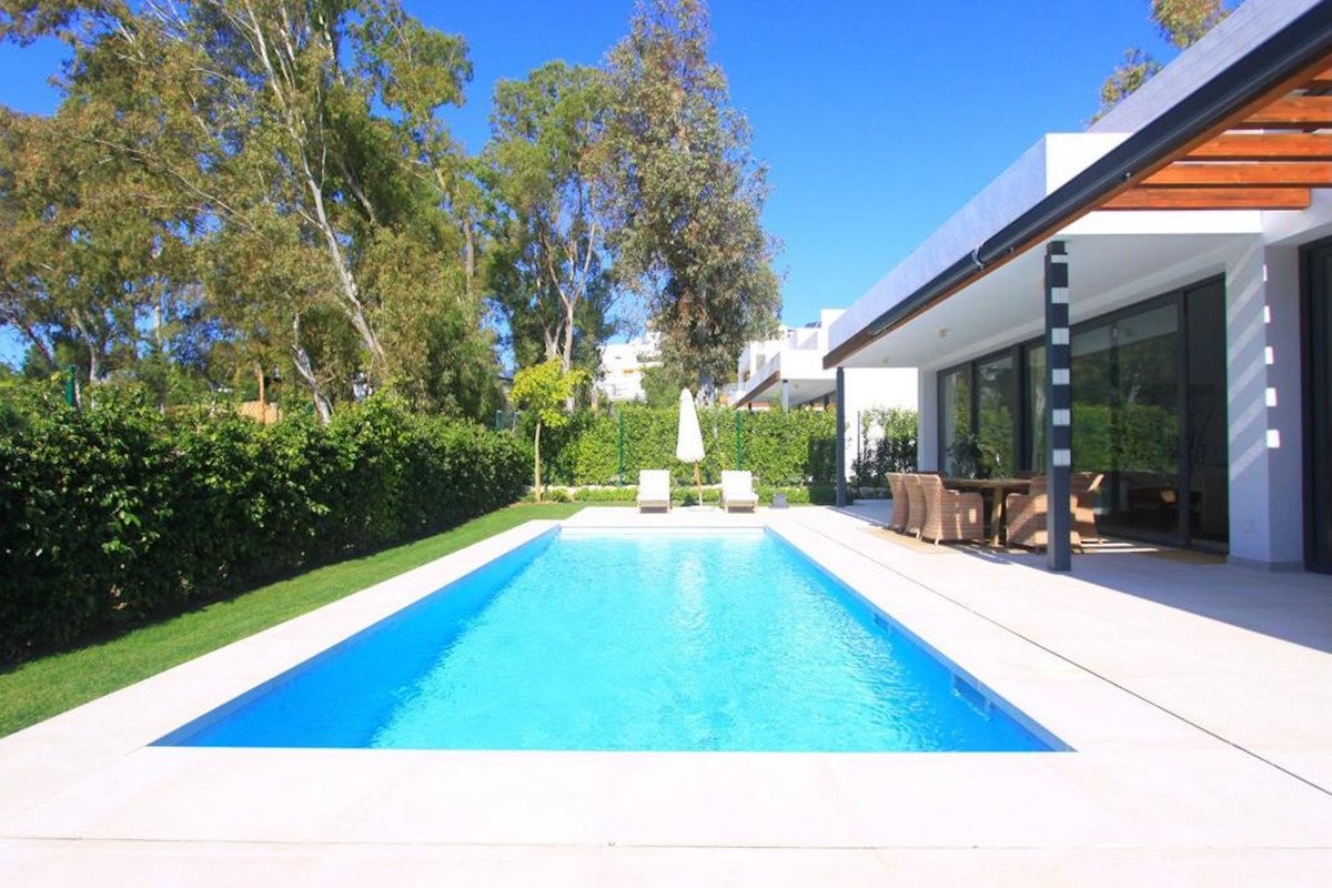 4 Bed Detached Villa in Atalaya