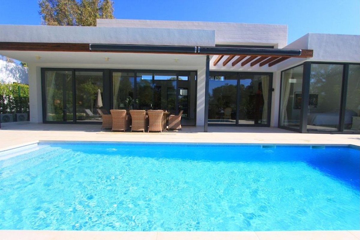 4 Bed Detached Villa in Atalaya