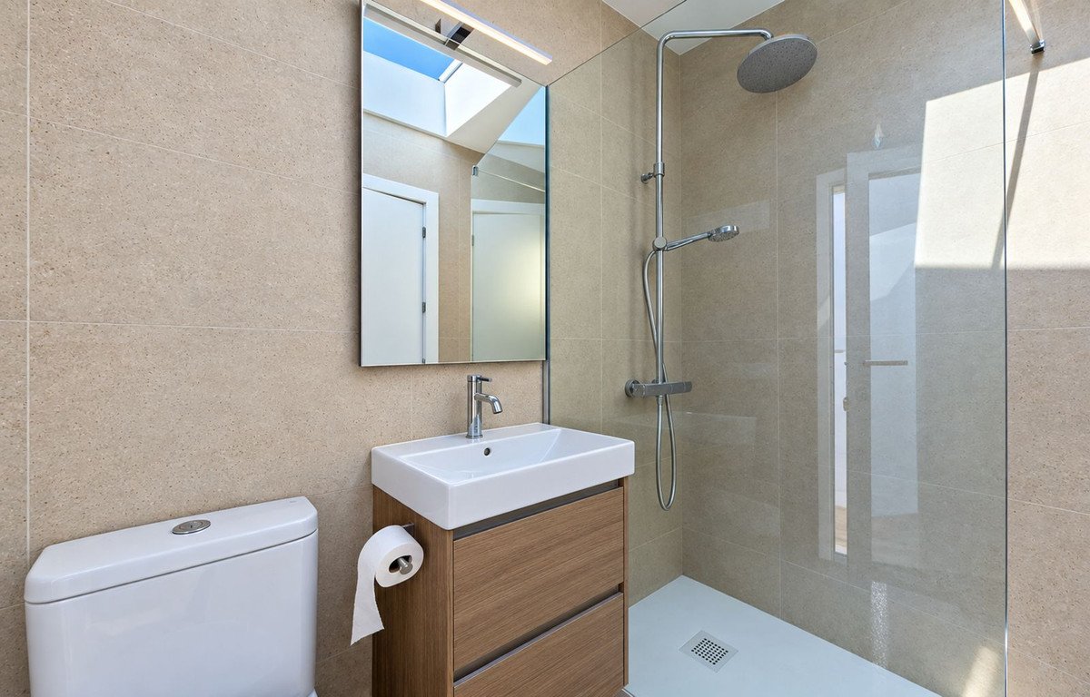 5 Bed Detached Villa in Estepona