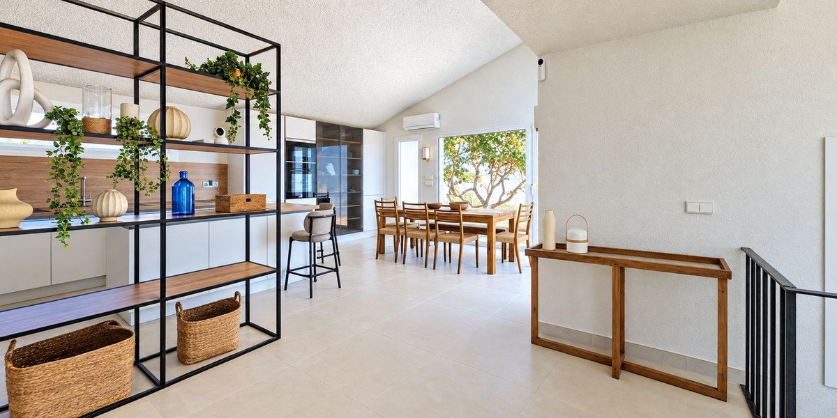 5 Bed Detached Villa in Estepona