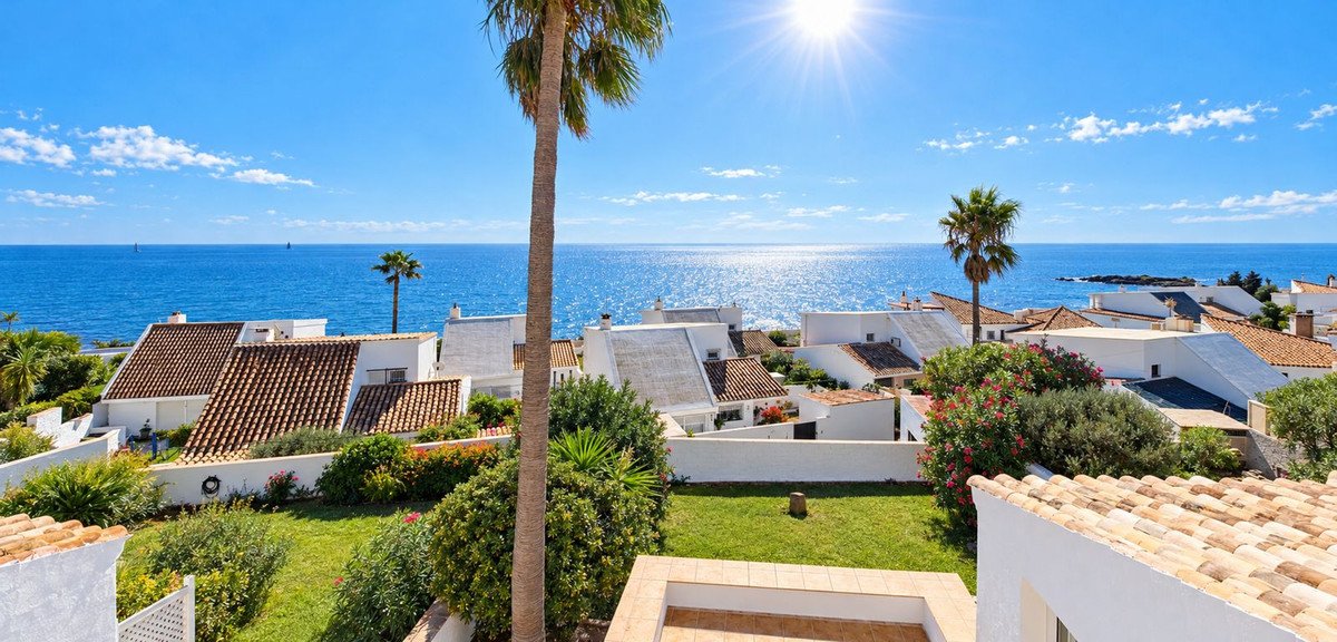 5 Bed Detached Villa in Estepona