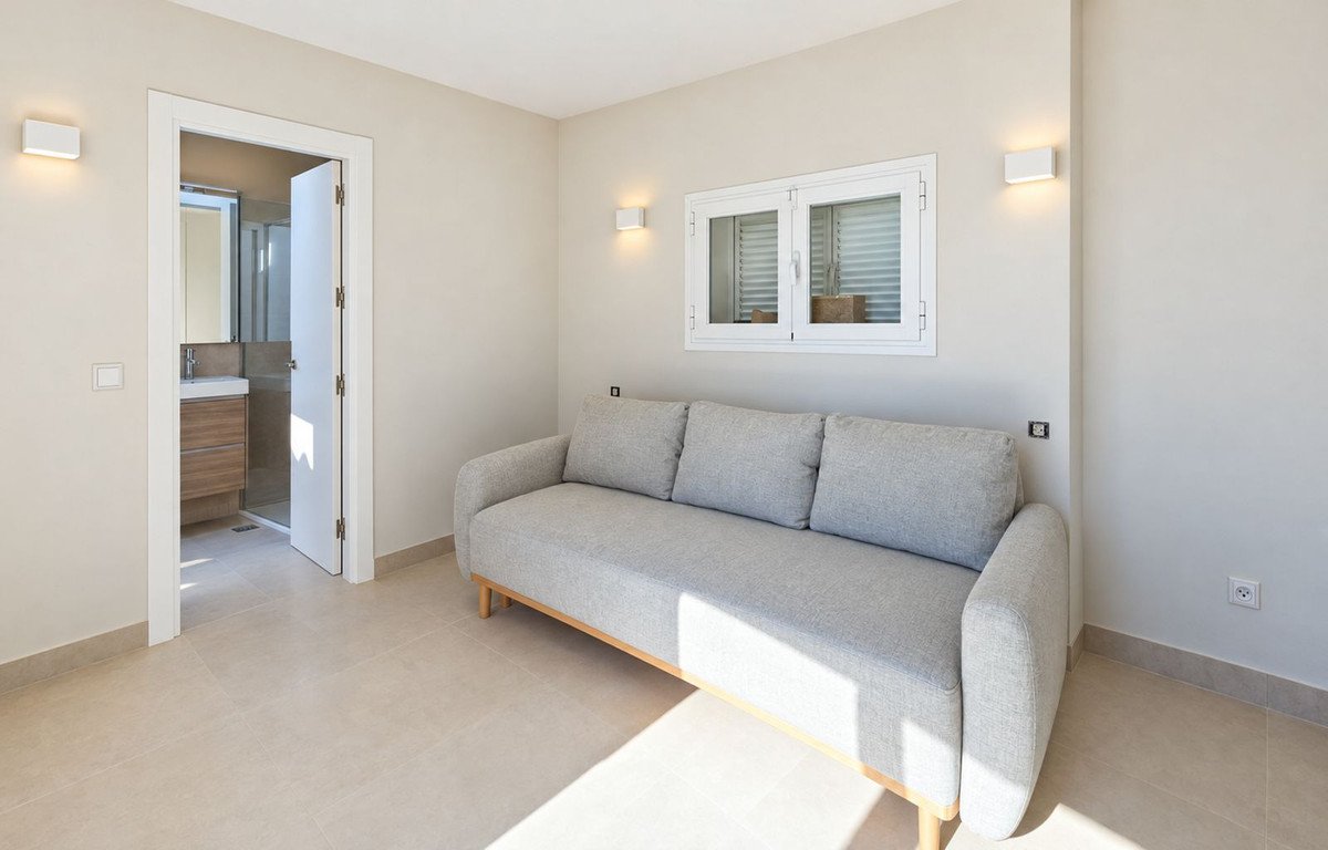 5 Bed Detached Villa in Estepona