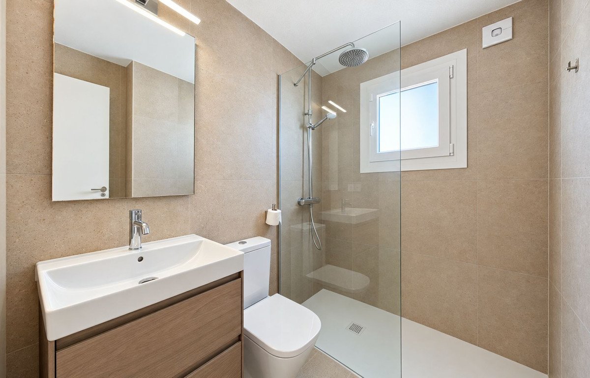 5 Bed Detached Villa in Estepona