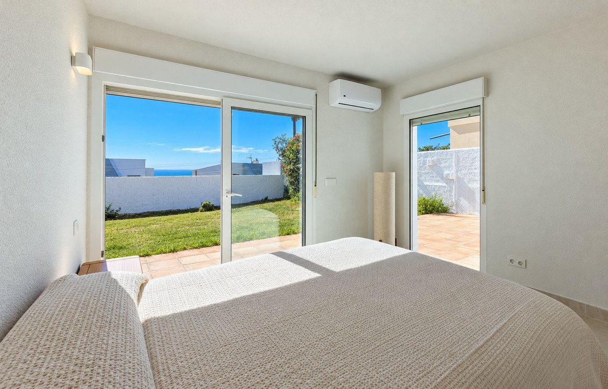 5 Bed Detached Villa in Estepona