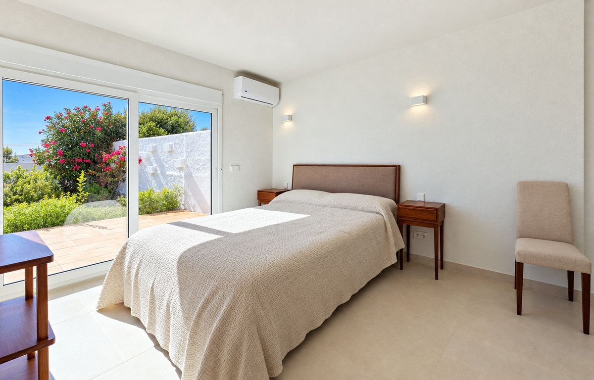 5 Bed Detached Villa in Estepona