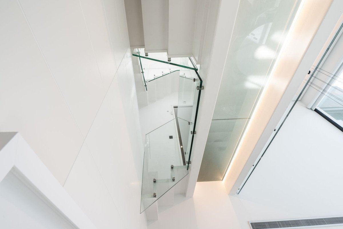 4 Bed Semi-Detached House in Estepona