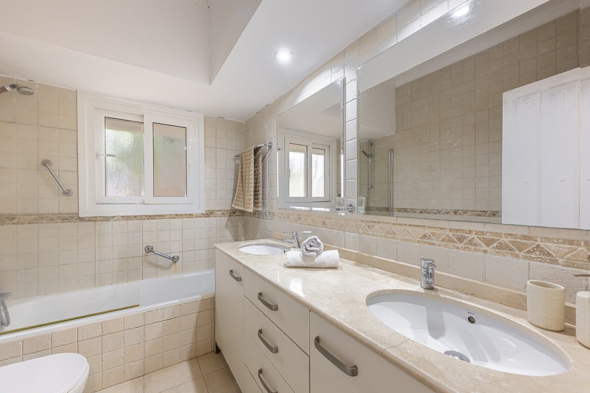 3 Bed Detached Villa in Estepona