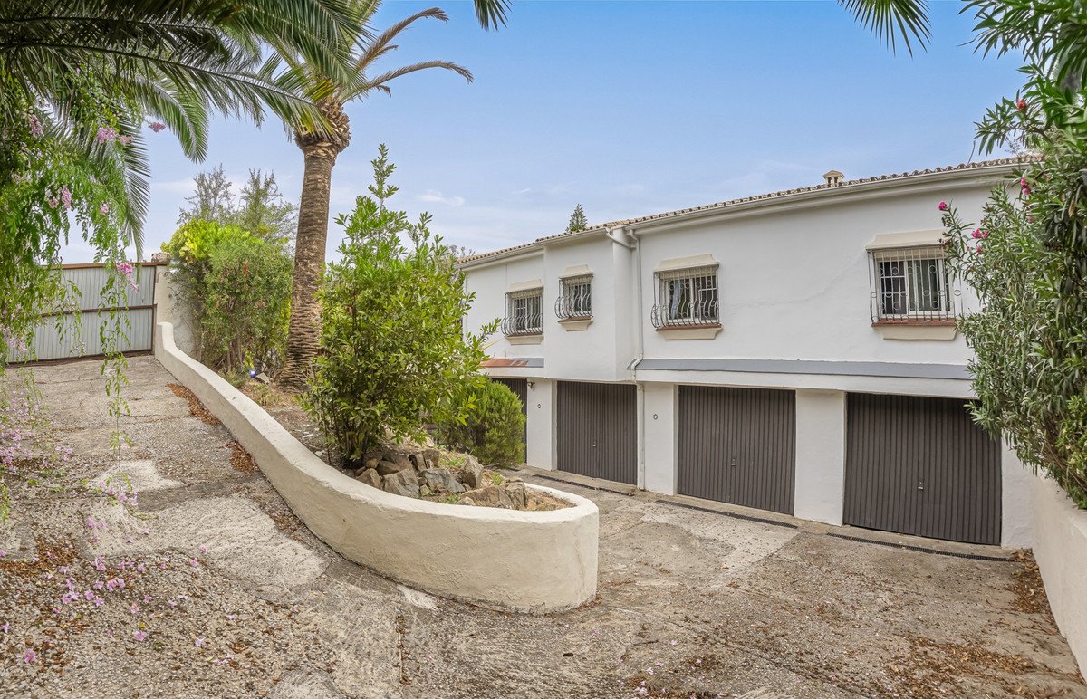3 Bed Detached Villa in Estepona