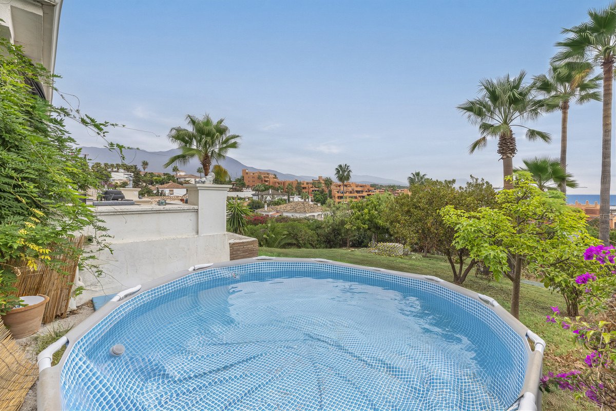 3 Bed Detached Villa in Estepona