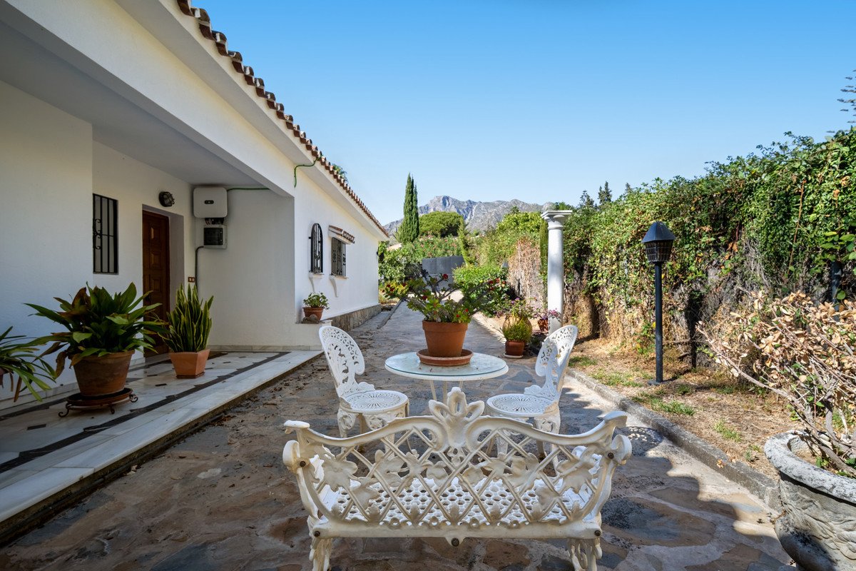 4 Bed Detached Villa in Marbella