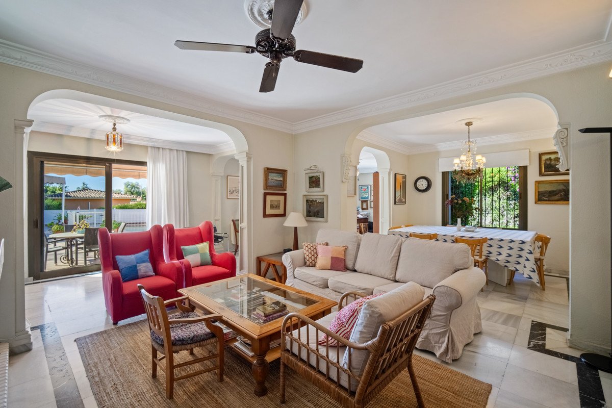 4 Bed Detached Villa in Marbella