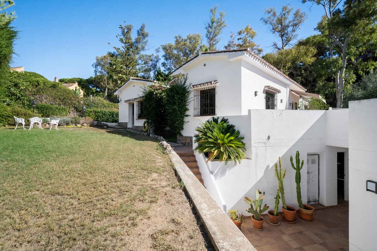 4 Bed Detached Villa in Marbella