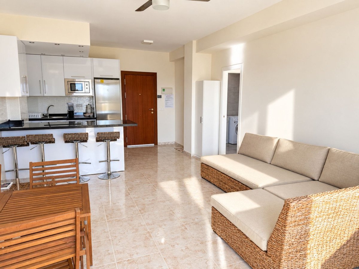 1 Bed Middle Floor Apartment in Nueva Andalucía