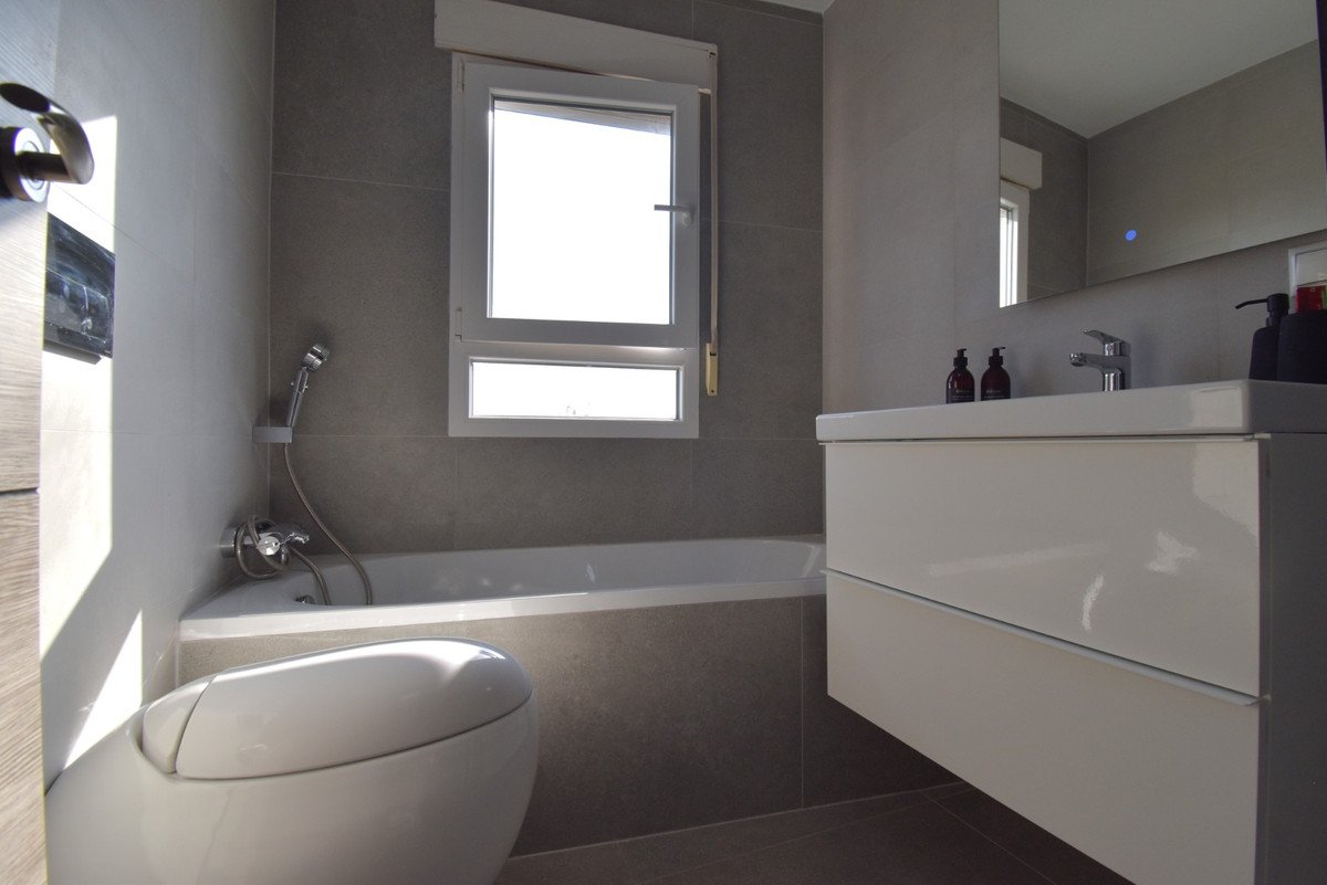 4 Bed Ground Floor Apartment in Orihuela Costa