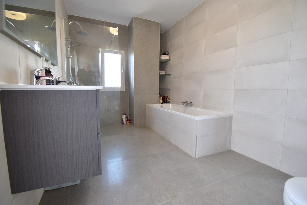 4 Bed Ground Floor Apartment in Orihuela Costa