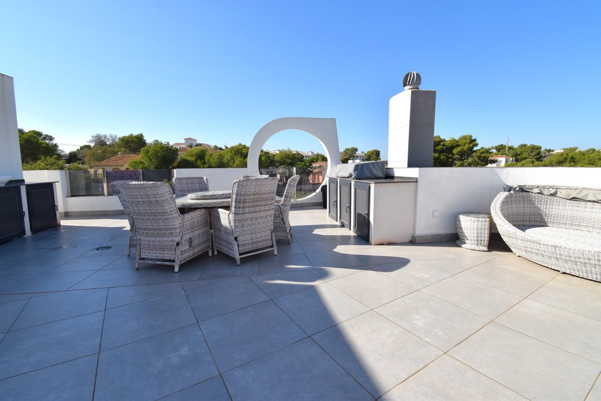 4 Bed Ground Floor Apartment in Orihuela Costa