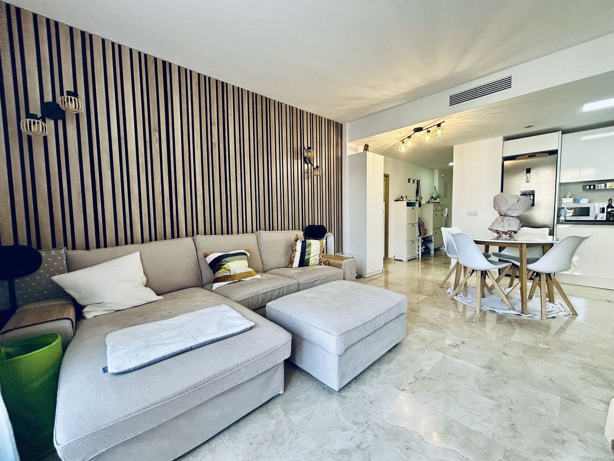 3 Bed Middle Floor Apartment in Punta Prima