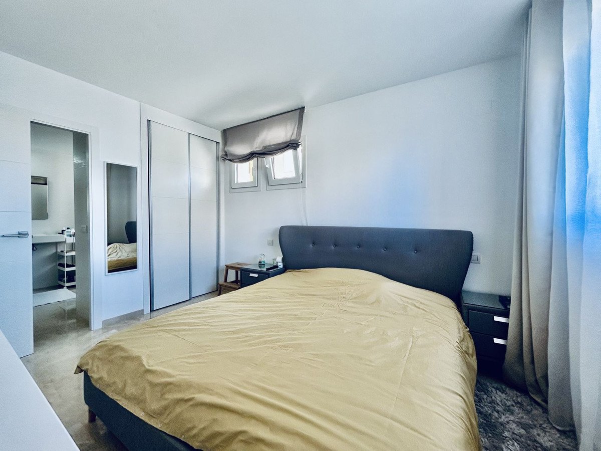 3 Bed Middle Floor Apartment in Punta Prima