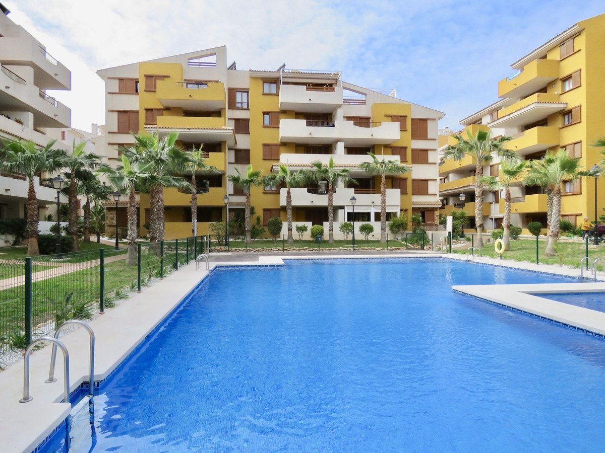 3 Bed Middle Floor Apartment in Punta Prima