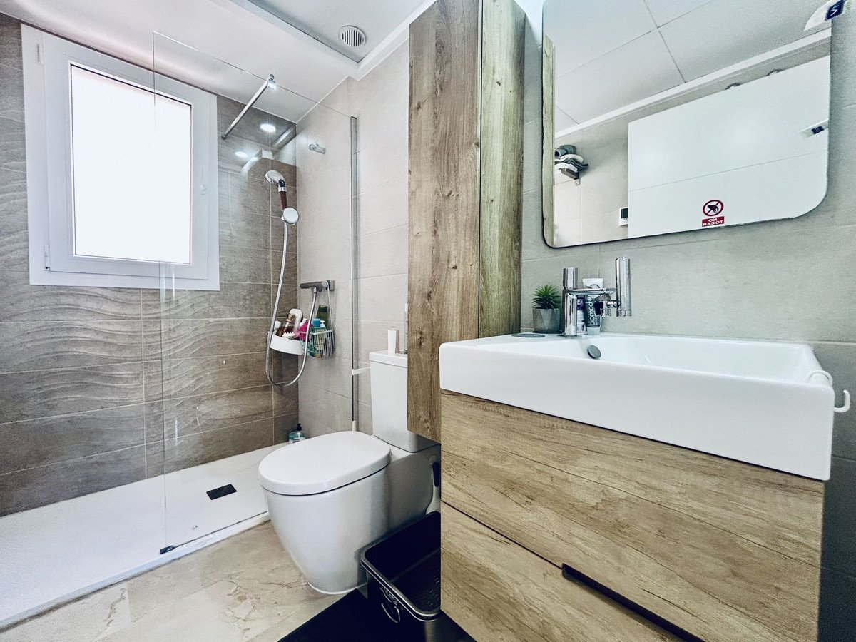 3 Bed Middle Floor Apartment in Punta Prima