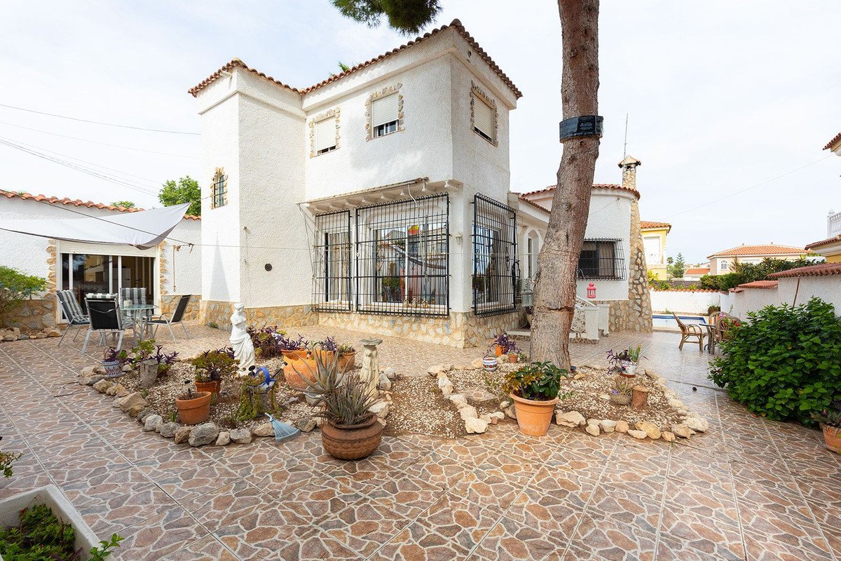 5 Bed Detached Villa in Ciudad Quesada
