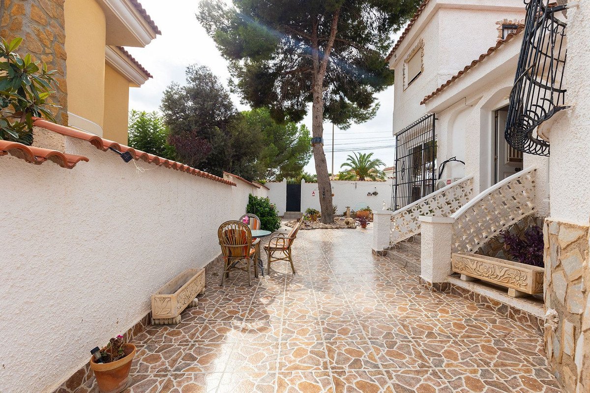 5 Bed Detached Villa in Ciudad Quesada