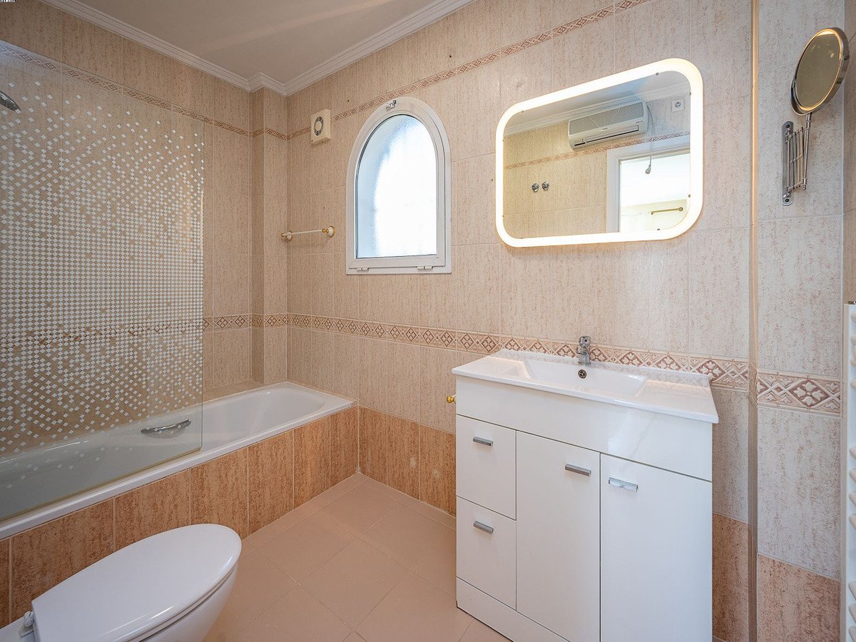 2 Bed Middle Floor Apartment in Torrenueva