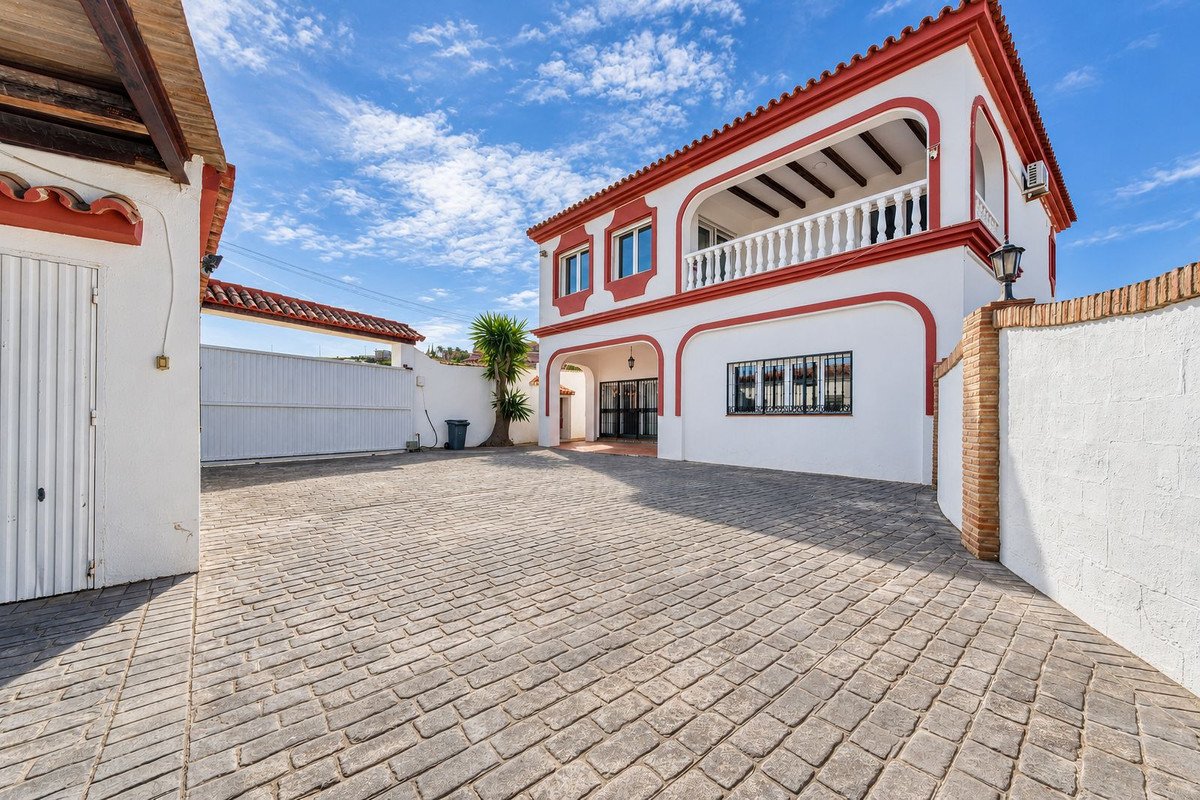 4 Bed Detached Villa in Manilva