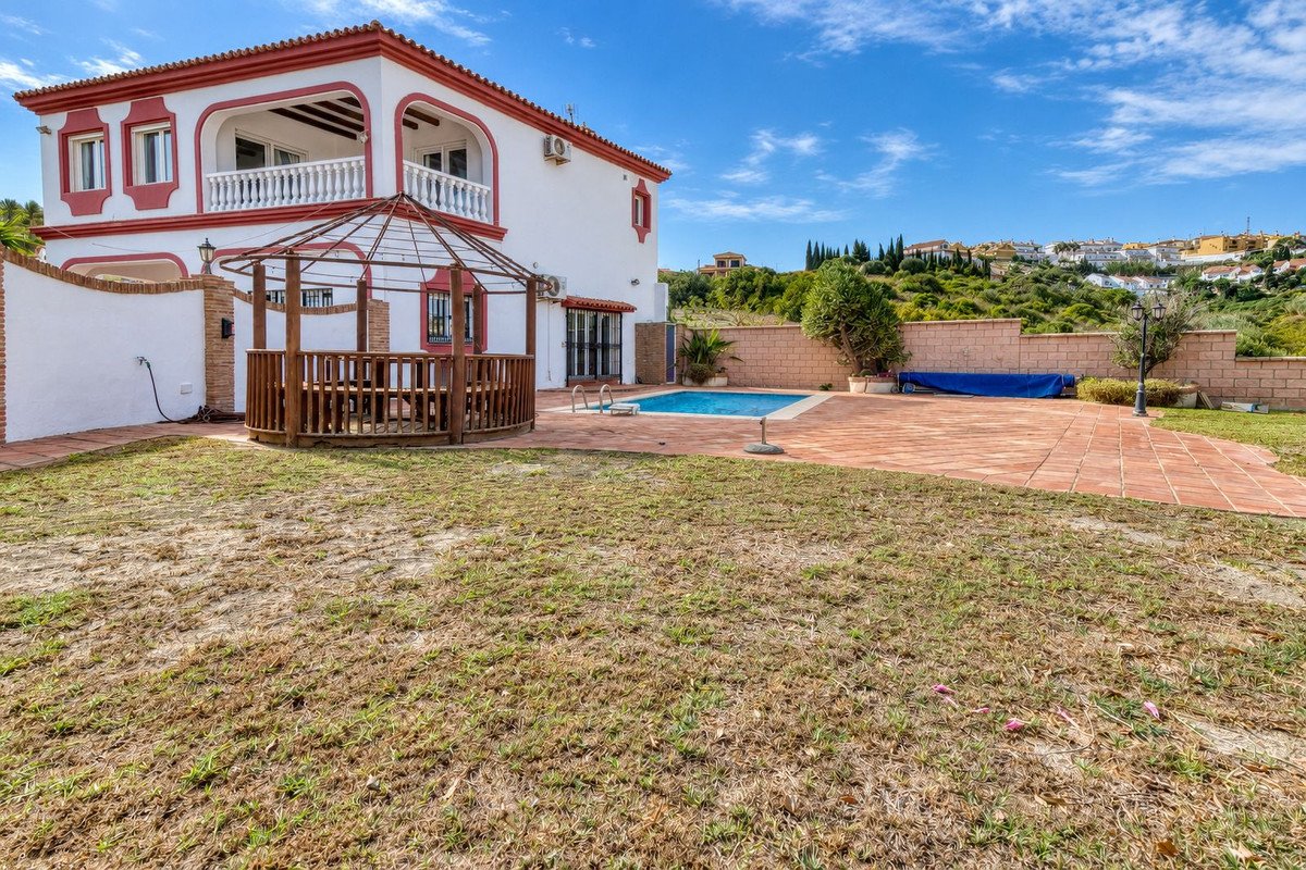 4 Bed Detached Villa in Manilva