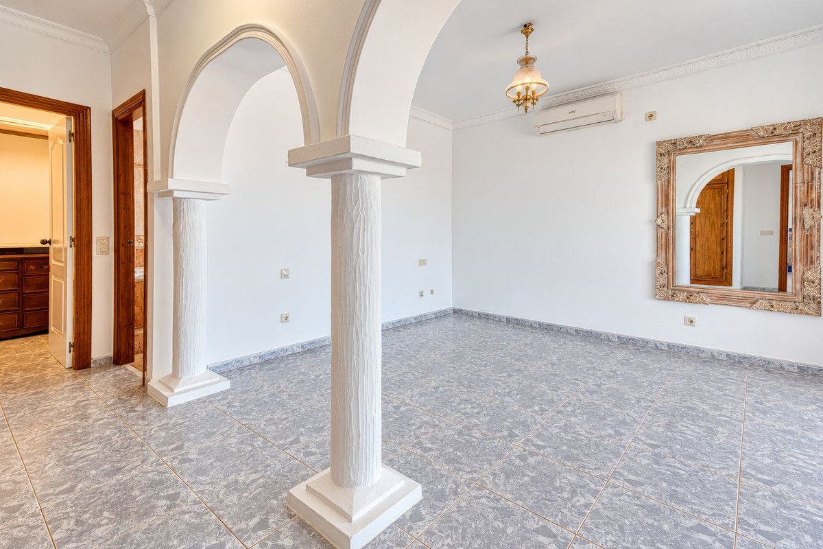 4 Bed Detached Villa in Manilva