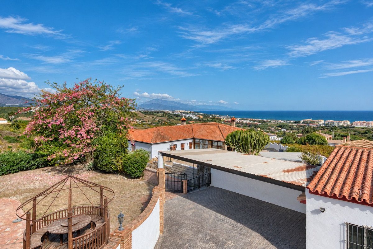 4 Bed Detached Villa in Manilva