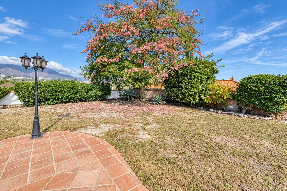4 Bed Detached Villa in Manilva