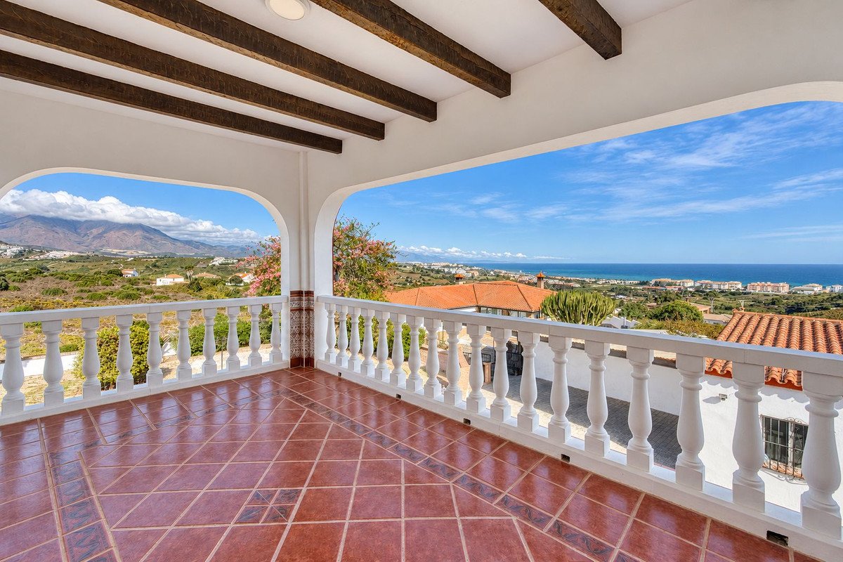 4 Bed Detached Villa in Manilva