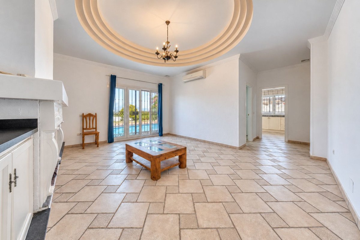 4 Bed Detached Villa in Manilva