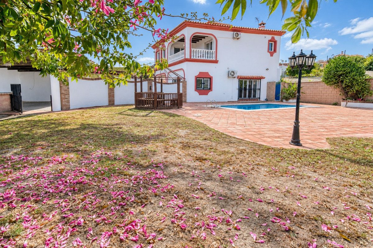 4 Bed Detached Villa in Manilva