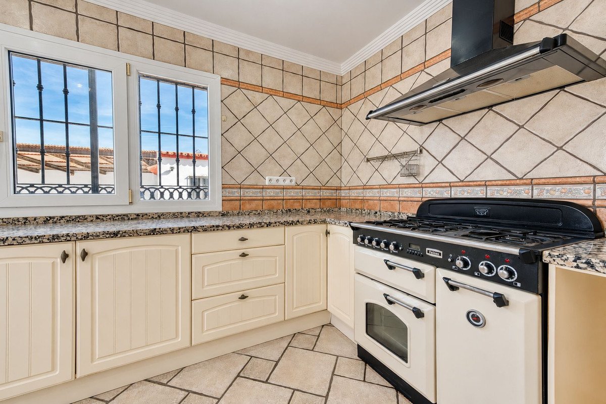 4 Bed Detached Villa in Manilva