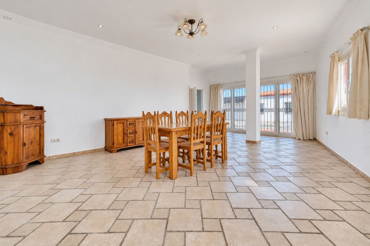 4 Bed Detached Villa in Manilva