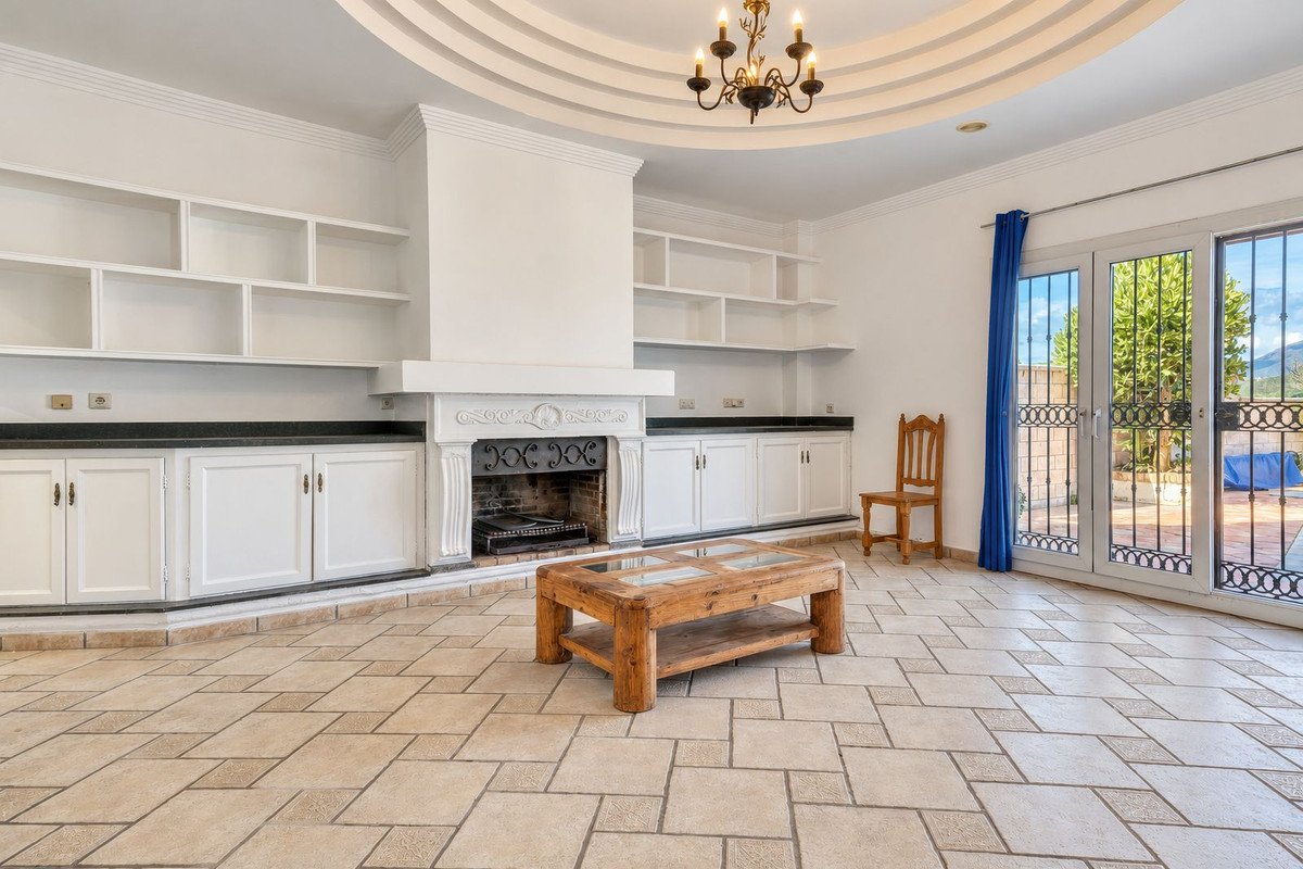 4 Bed Detached Villa in Manilva
