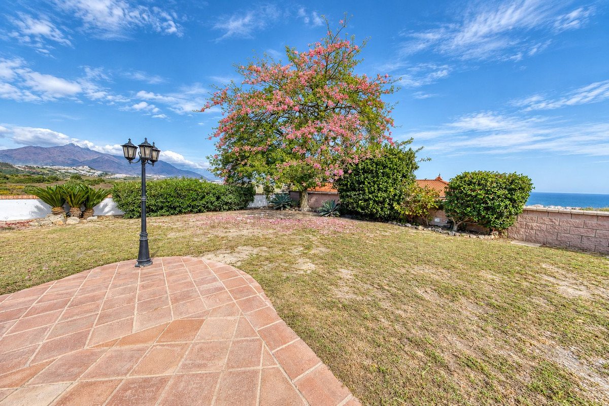 4 Bed Detached Villa in Manilva