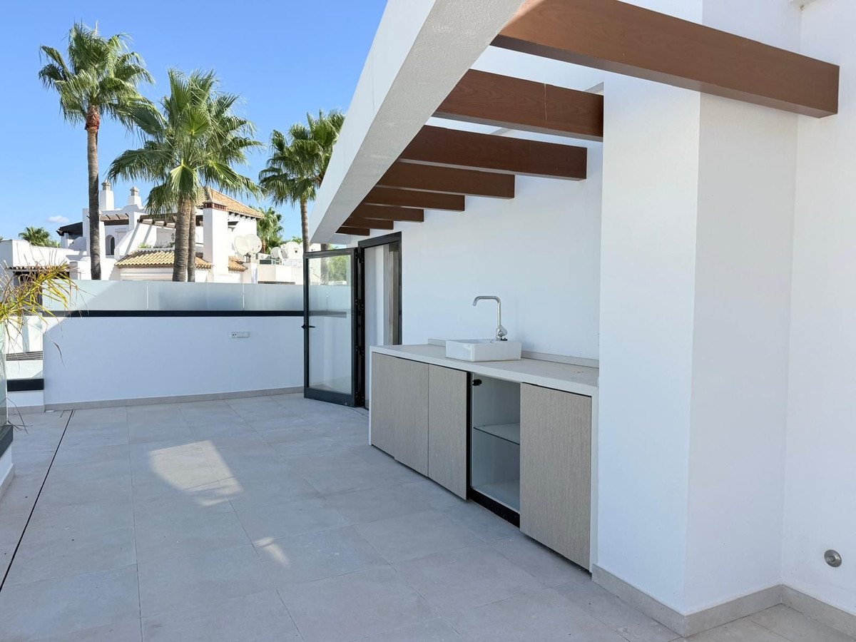 5 Bed Detached Villa in Puerto Banús