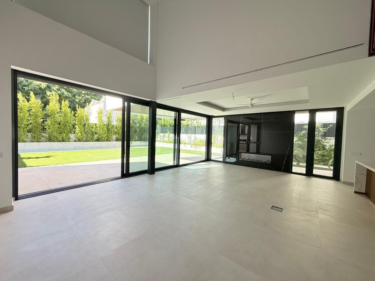 5 Bed Detached Villa in Puerto Banús