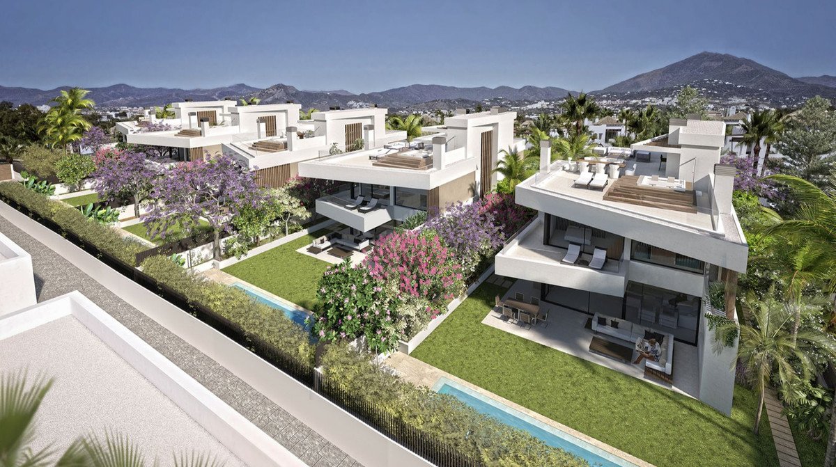 5 Bed Detached Villa in Puerto Banús