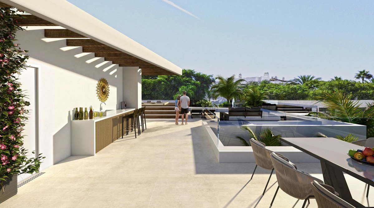 5 Bed Detached Villa in Puerto Banús