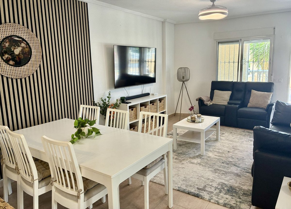 2 Bed Ground Floor Apartment in Villamartin