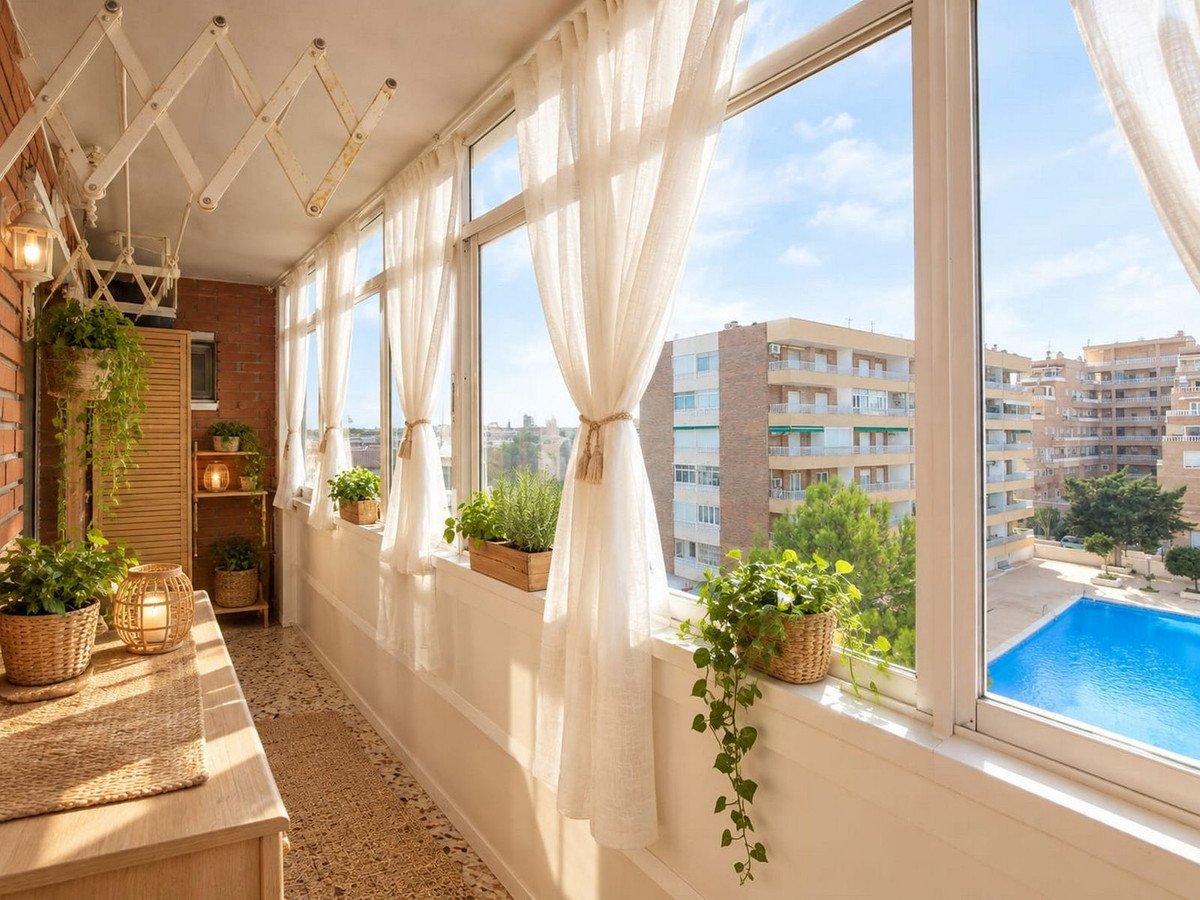 2 Bed Middle Floor Apartment in Punta Prima